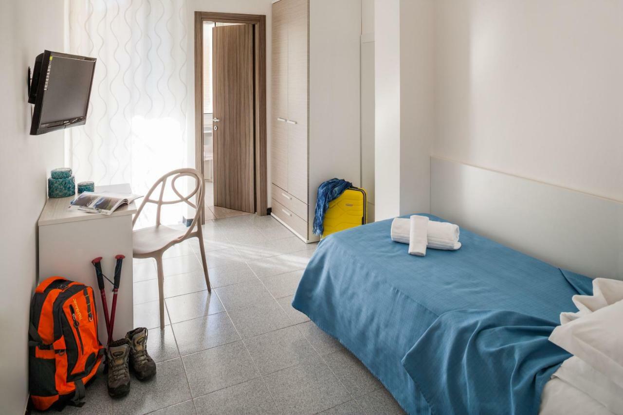 Hotel Villa Teresa Loano Esterno foto