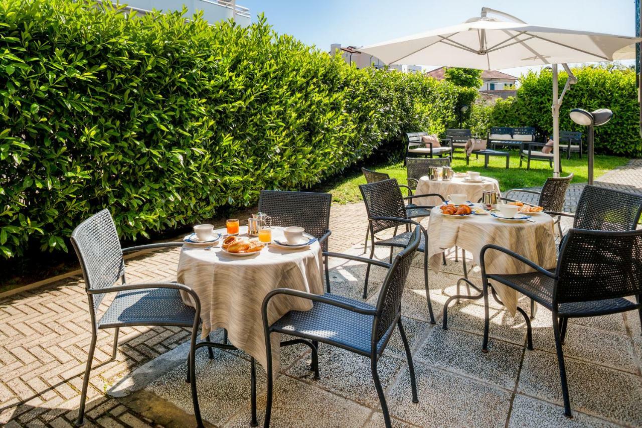 Hotel Villa Teresa Loano Esterno foto