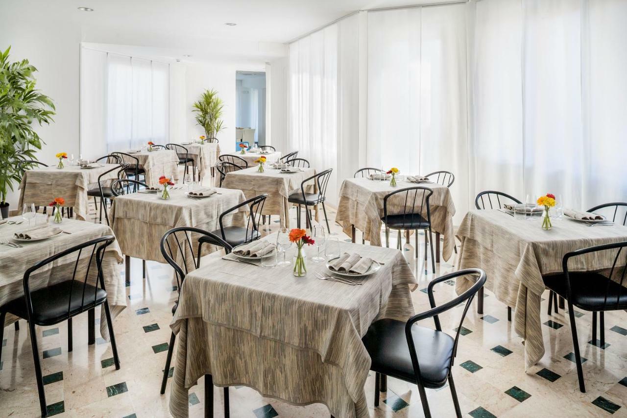 Hotel Villa Teresa Loano Esterno foto